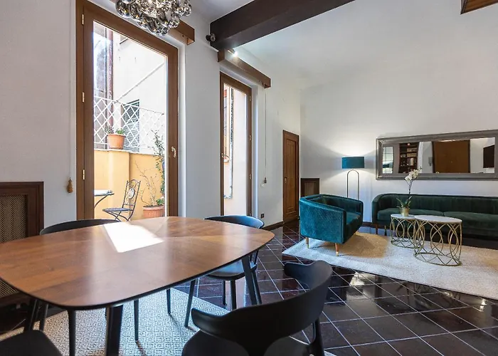 Borgo Terrace By In